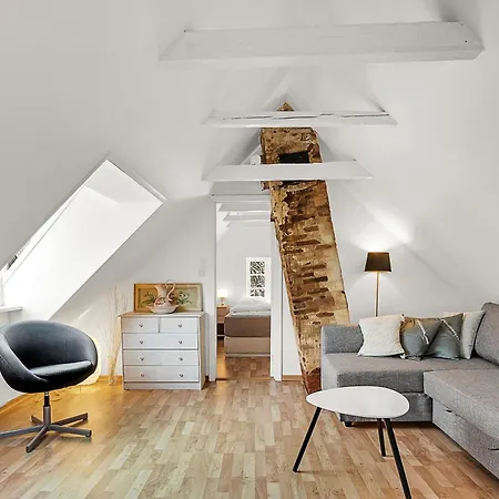 Casa vacanze Atmospheric With And Garden